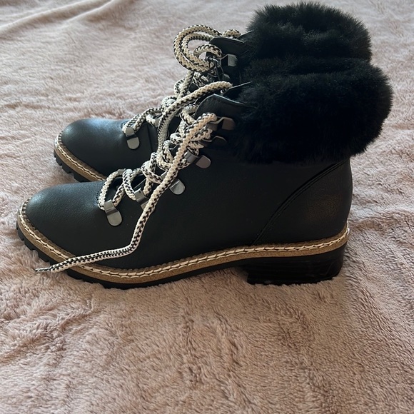 Express ankle boot. Black. Size 6. NWT. - Picture 2 of 5